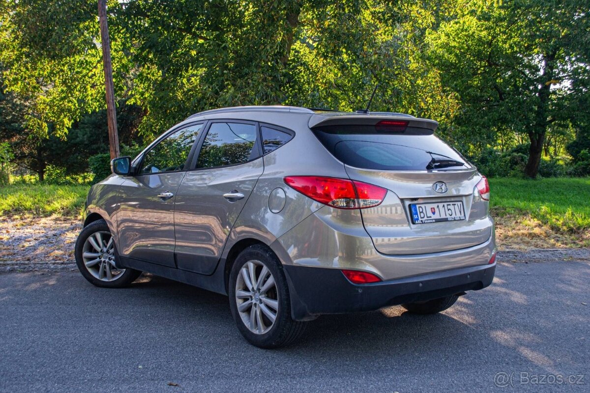 Hyundai ix35 2.0 CRDi VGT Premium 4x4 A/T - 4