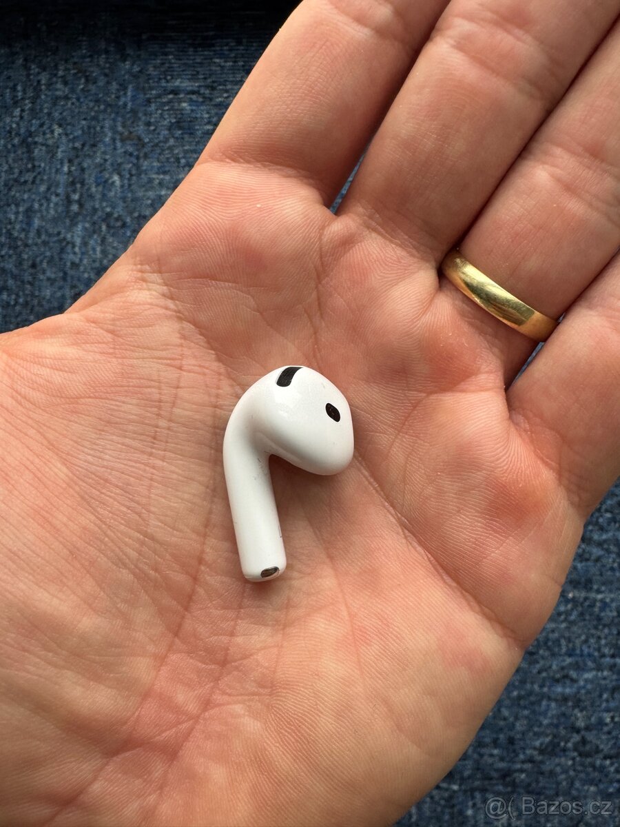 Apple AirPods 4 – levé sluchátko + nabíjecí pouzdro - 4