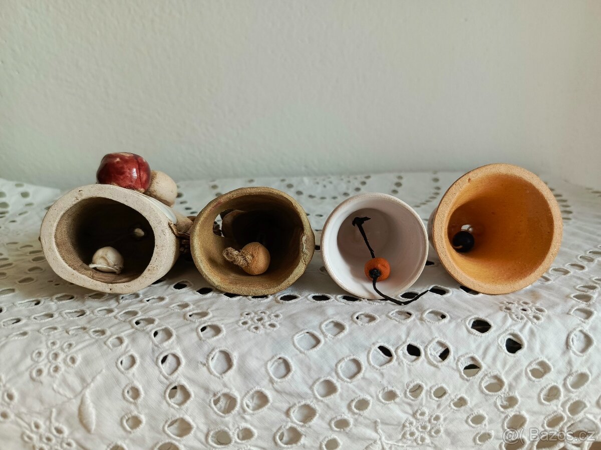 KERAMICKÉ ZDOBENÉ ZVONKY - 4 KS - 4