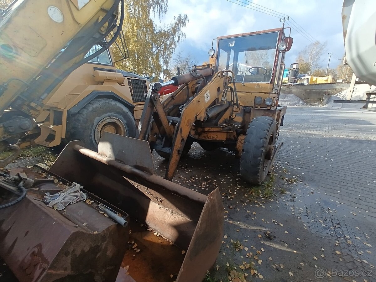 Kolový nakladač UN 053.1 - 4