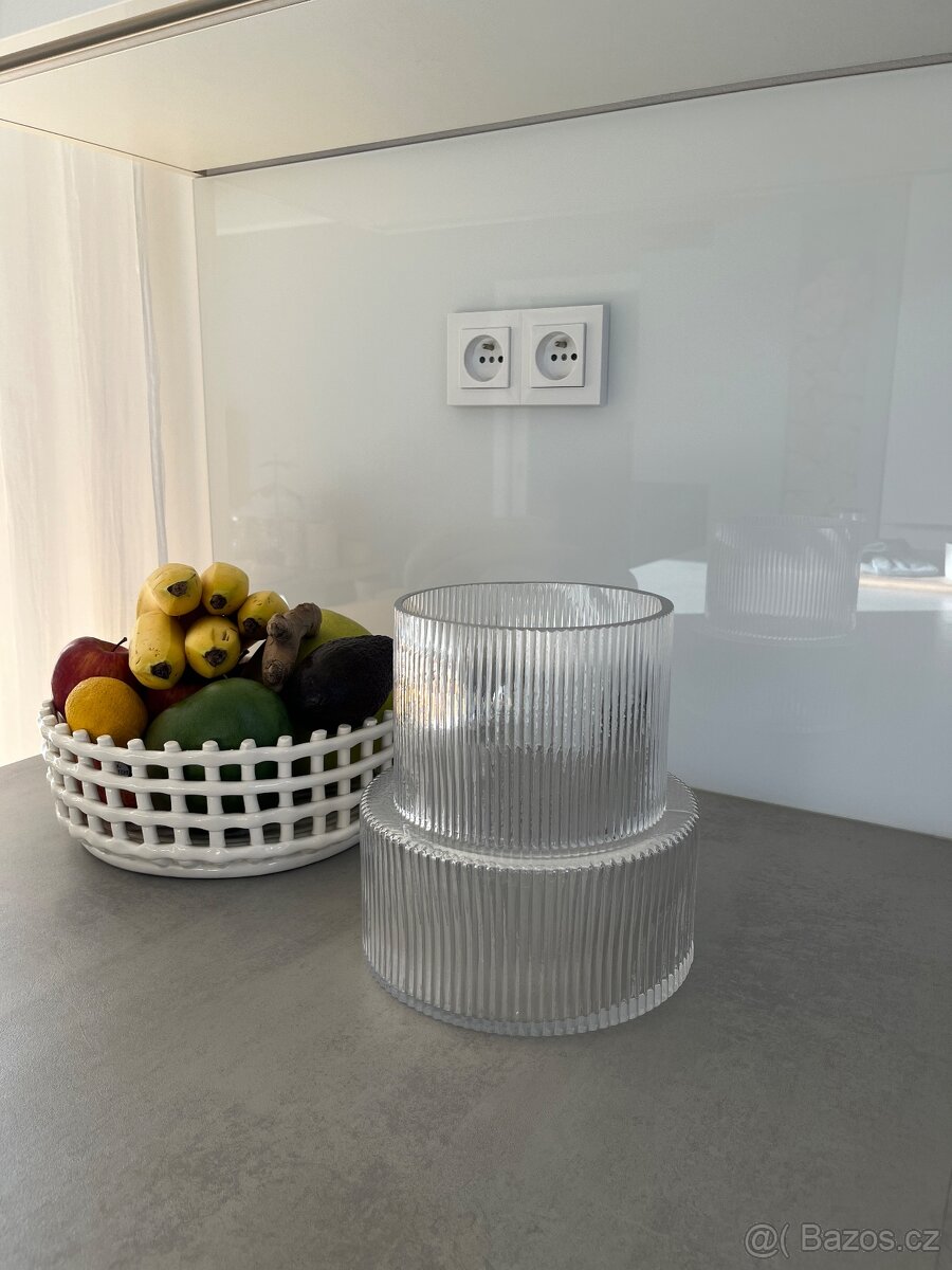 Skleněná váza HM - 4