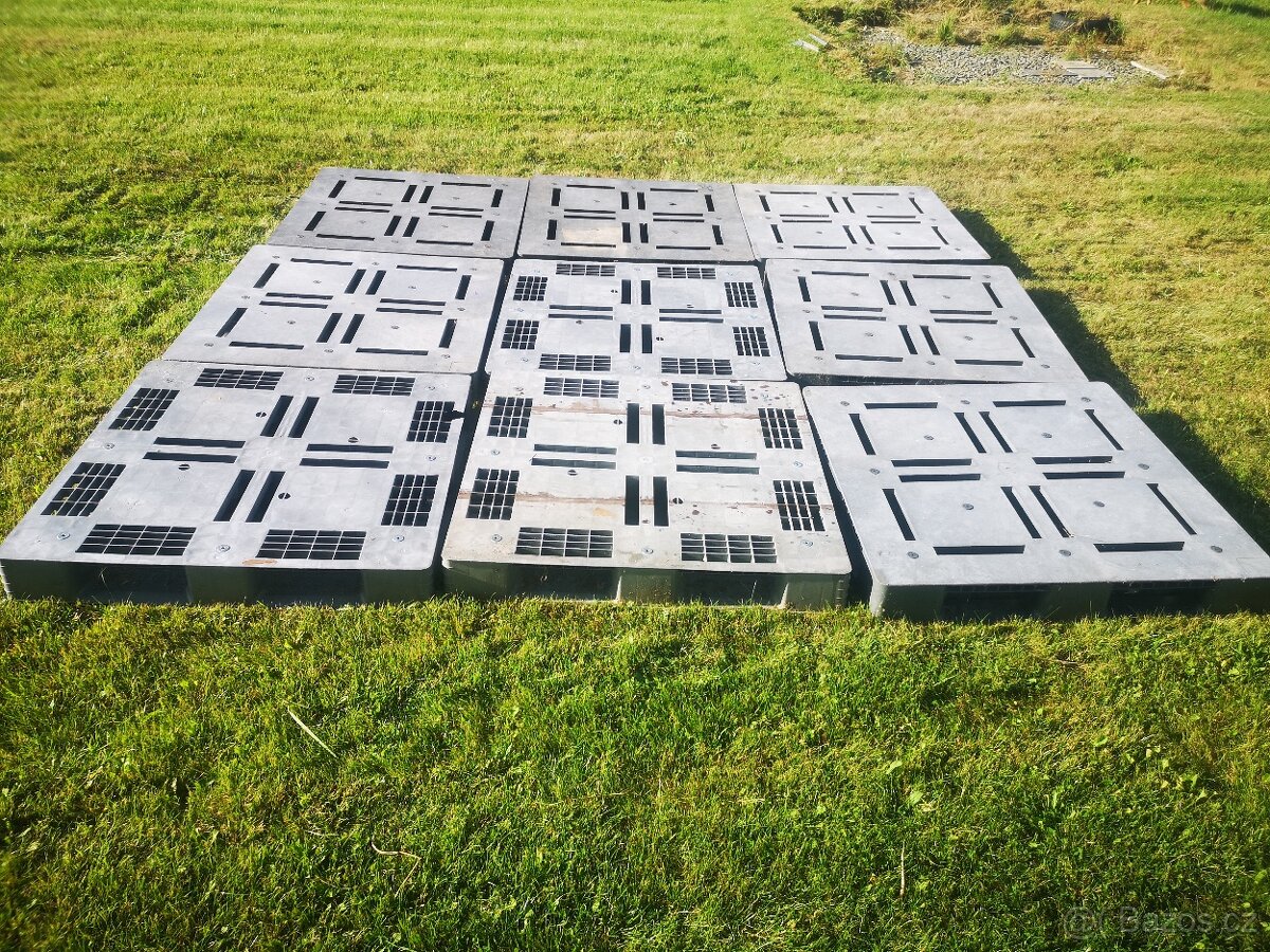 Palety plast 110x110 - 4