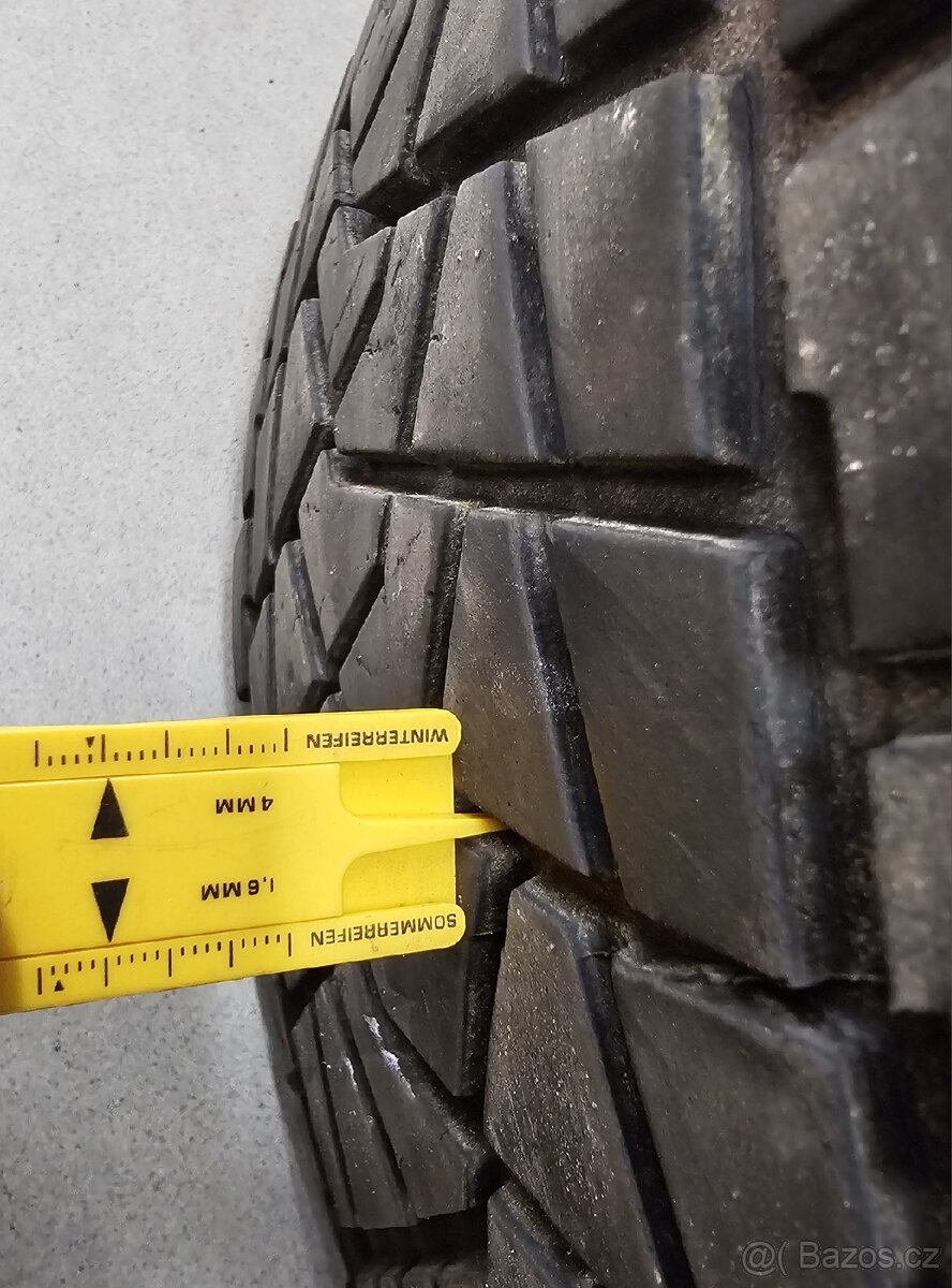 Zimní pneu 215/70 r16 - 4