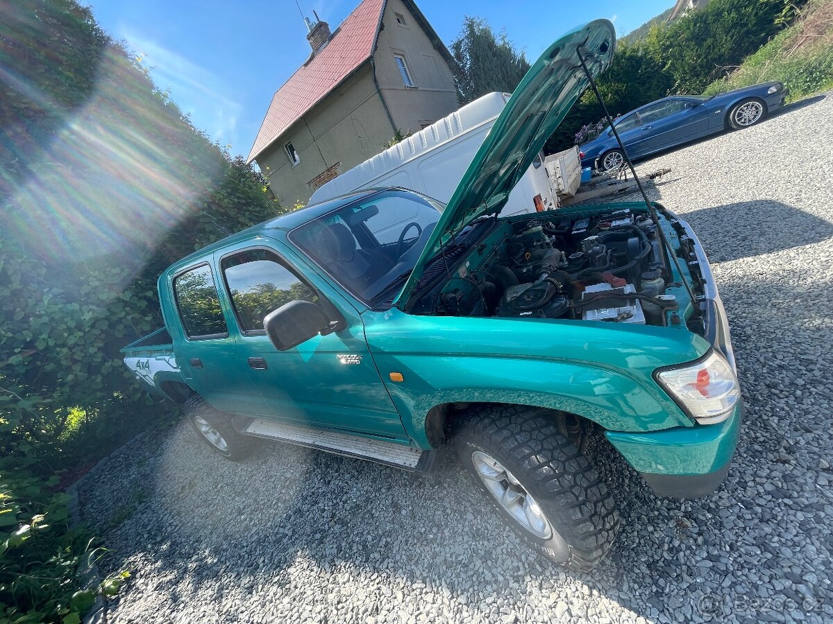 Toyota Hilux 2000 - 4