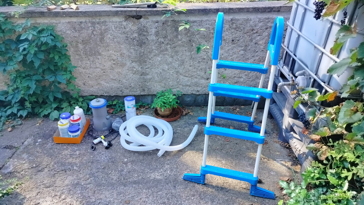 Bazén, schůdky, chemie. - 4