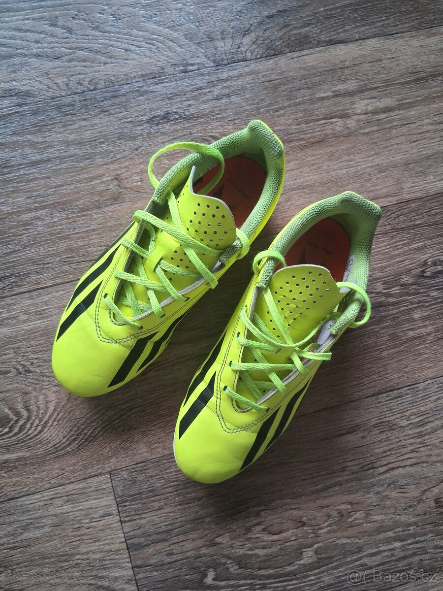 Žluté kopačky - 4