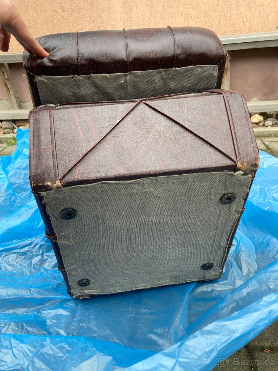 KOŽENÝ TABURET - 4