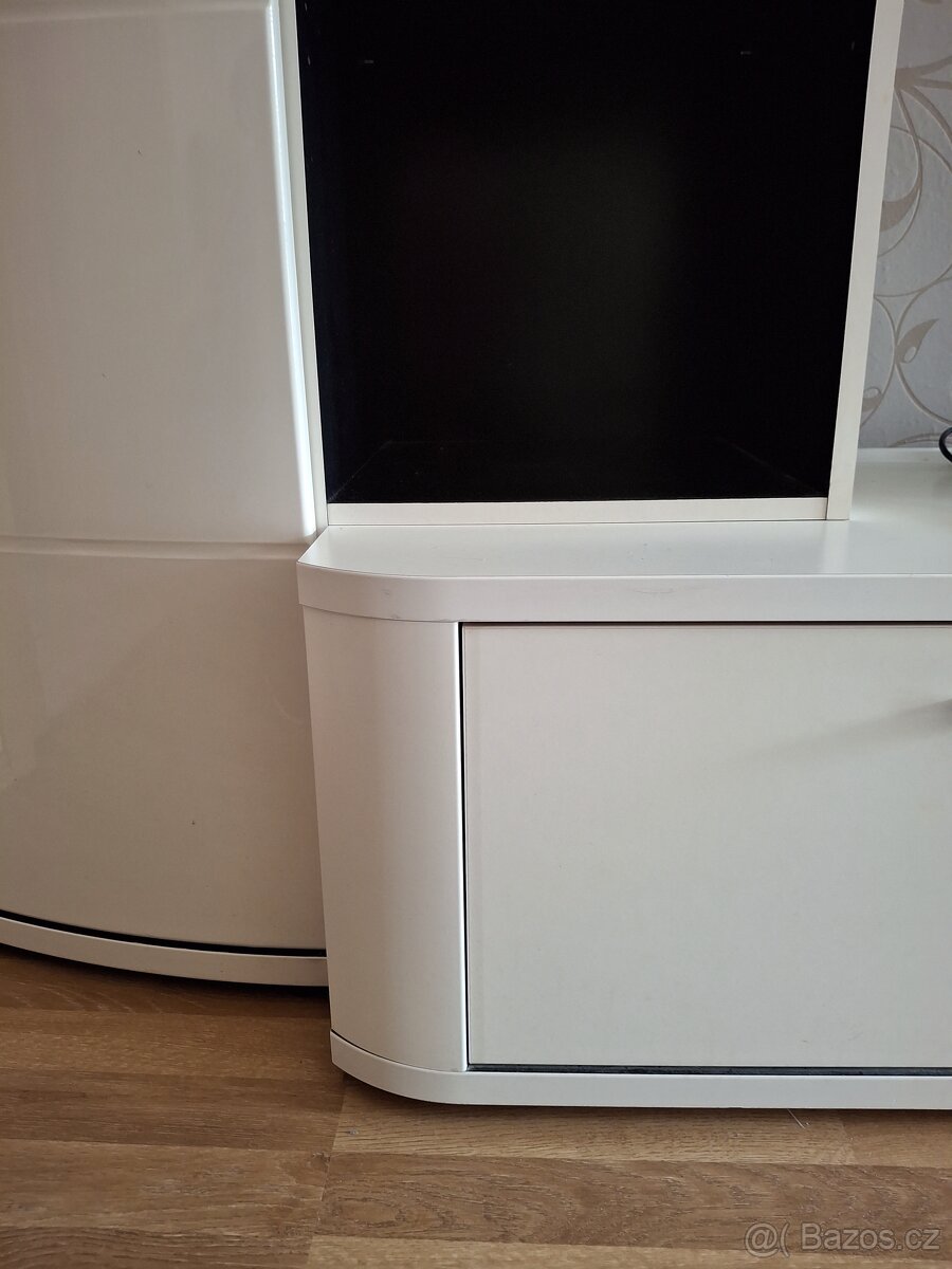 Stolek pod TV + skříňka - 4