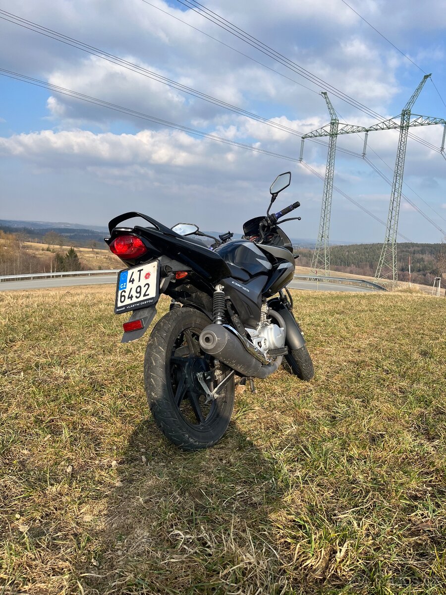 Honda CBF125 - 4