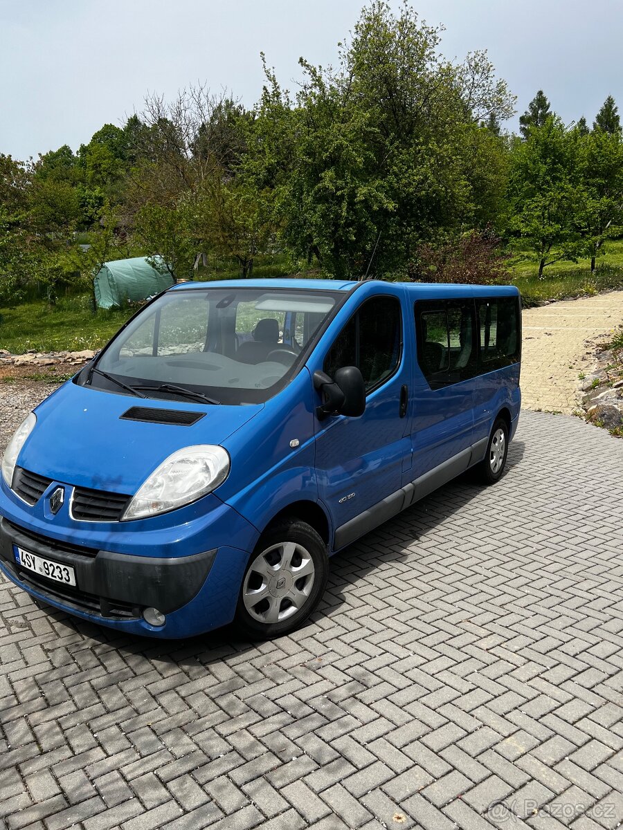 Renault Trafic Passenger 2.5 dCi 107 kW - 4