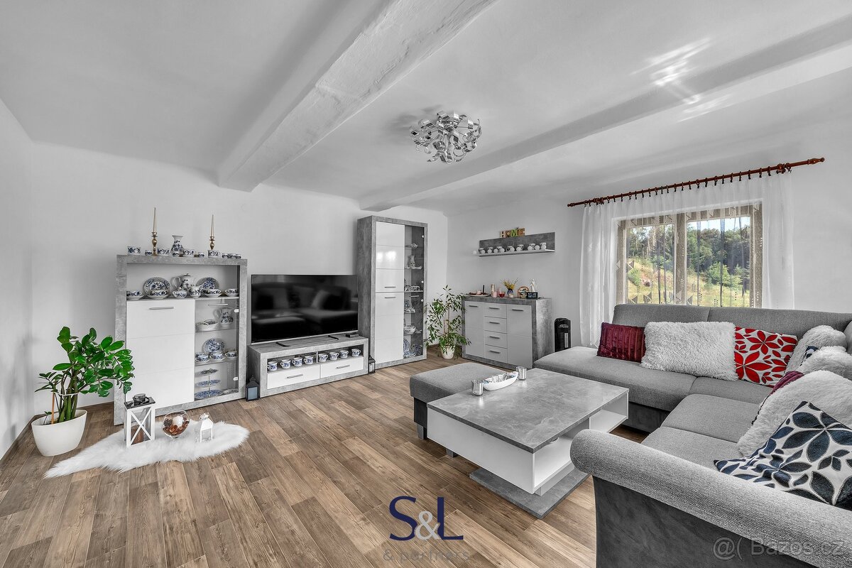 Prodej rodinného domu, 350 m² - Velenice, ev.č. 01011 - 4