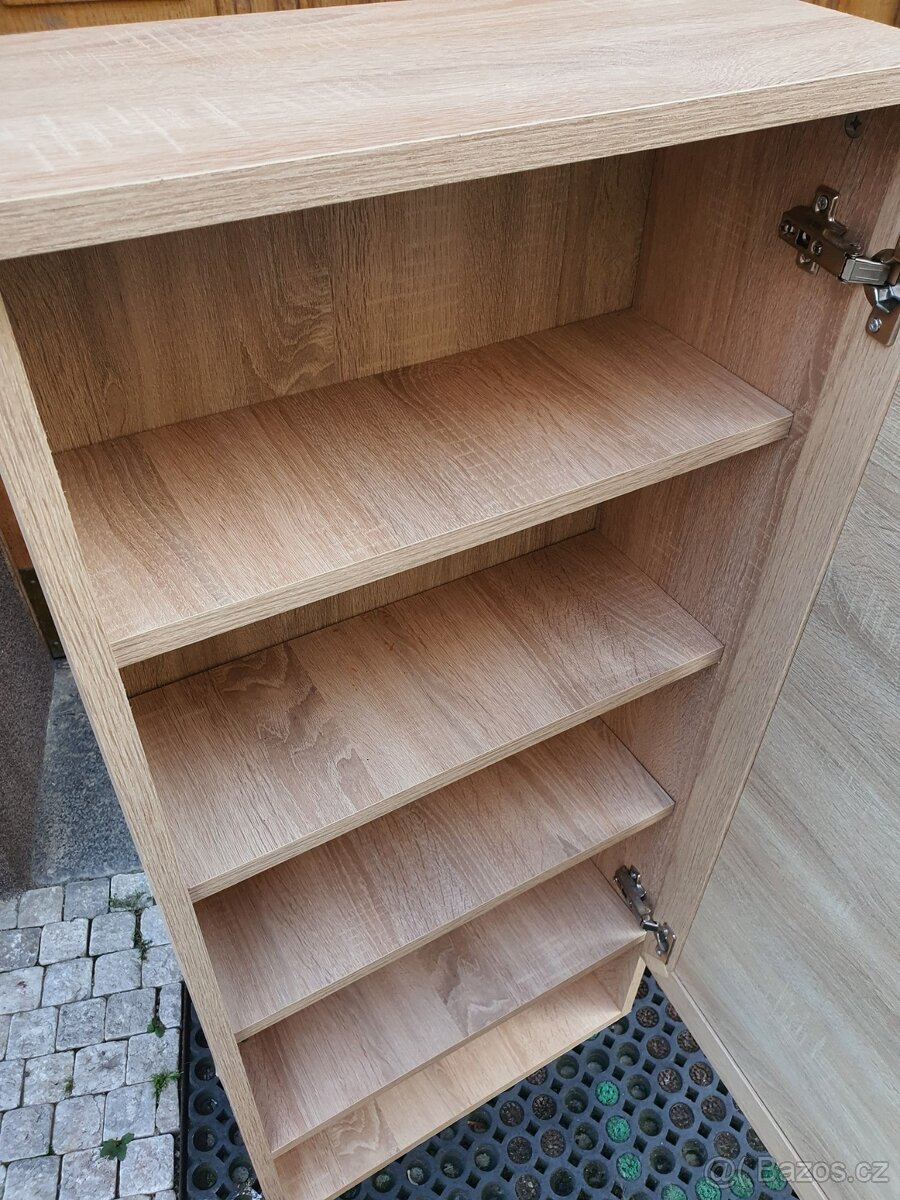 moderní koupelnová skříňka závěsná – DOPRAVA - 4