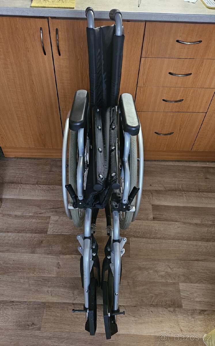 INVALIDNÍ VOZÍK - 4