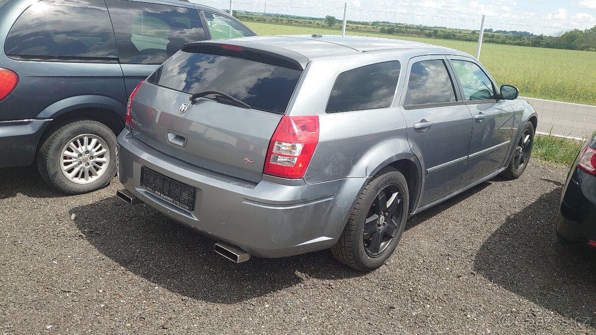 DODGE MAGNUM RT 5,7 V8 HEMI AWD - 4