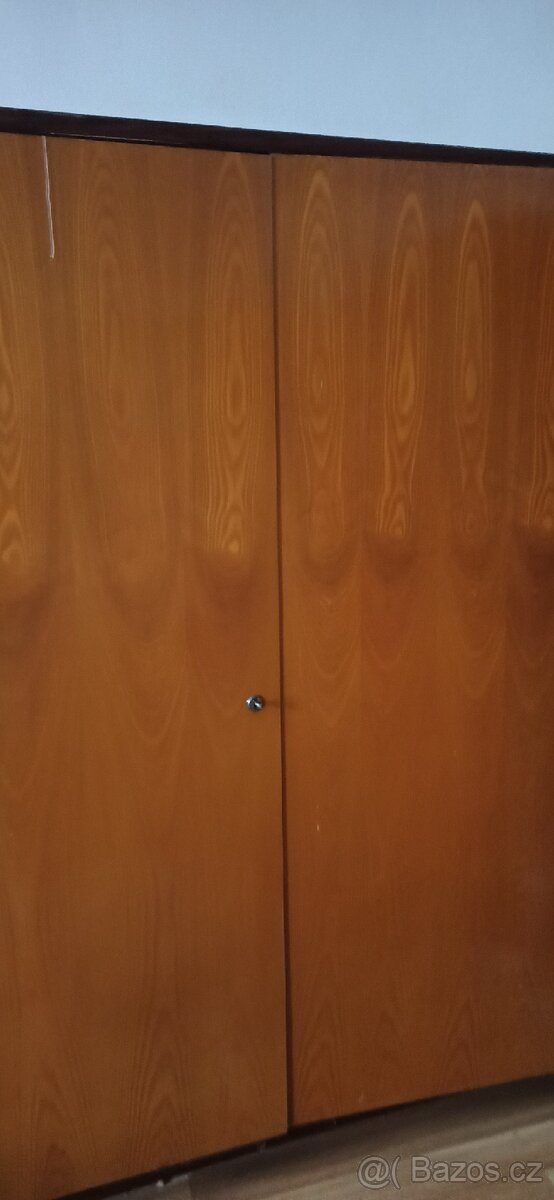 Staré skříně - ložnice - 4