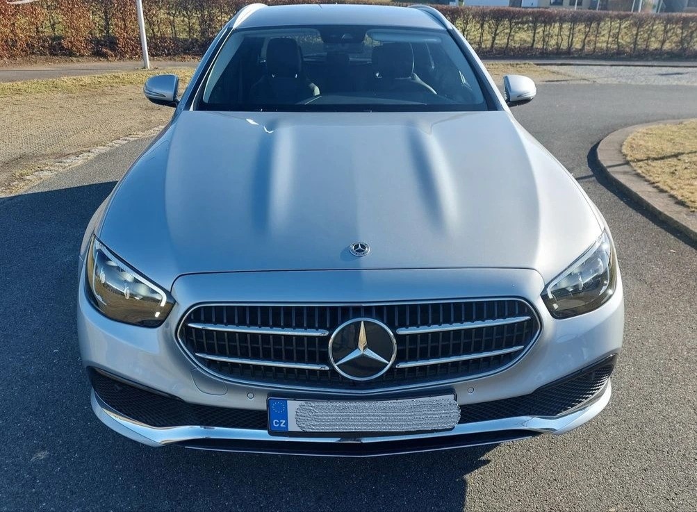 Prodám Mercedes-Benz E 220 D - 4