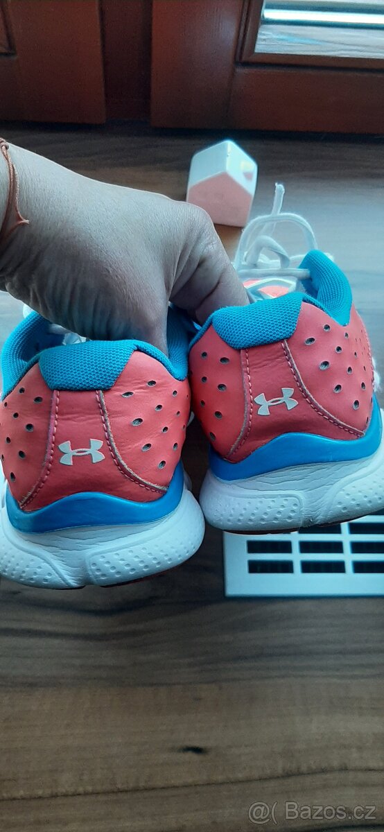 Botasky Under Armour - 4