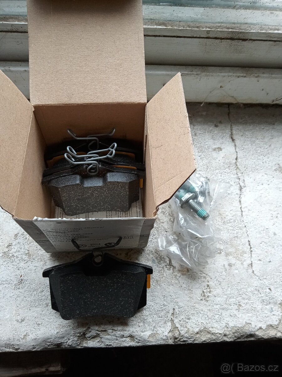 Zadní brzdové destičky Octavia 1.6. - 4