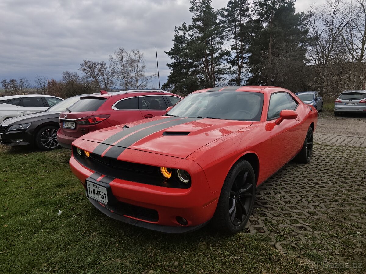 Dodge Challenger - 4
