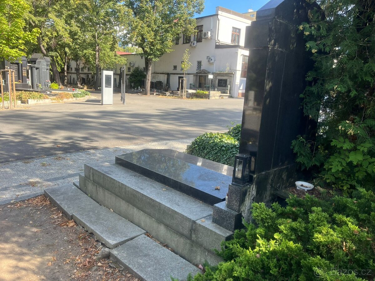 Hrobka na Olšanských hřbitovech - 4