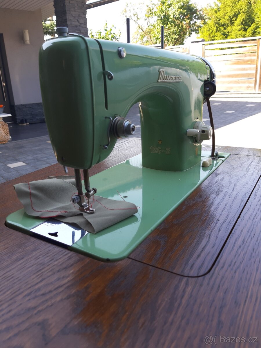 ŠICÍ STROJ SKŘÍŇKOVÝ SLEVA na 1750 Kč - 4
