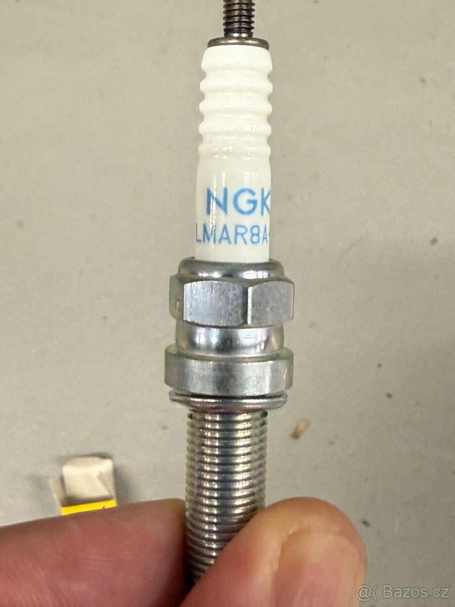 Svíčka NGK LMAR8A-9 - Honda SH, Forza - 4