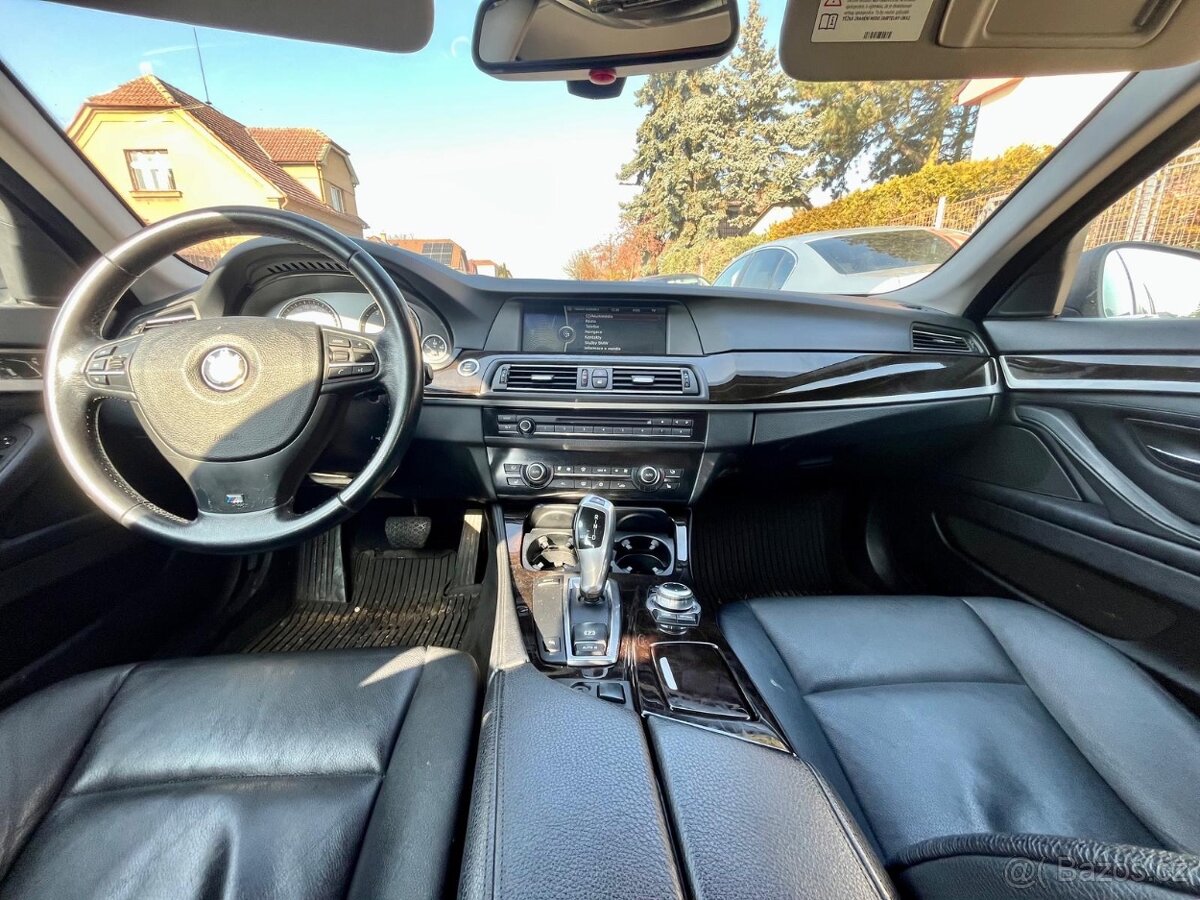 Bmw f10 kožený interiér. Sedačka řidiče chybí - 4