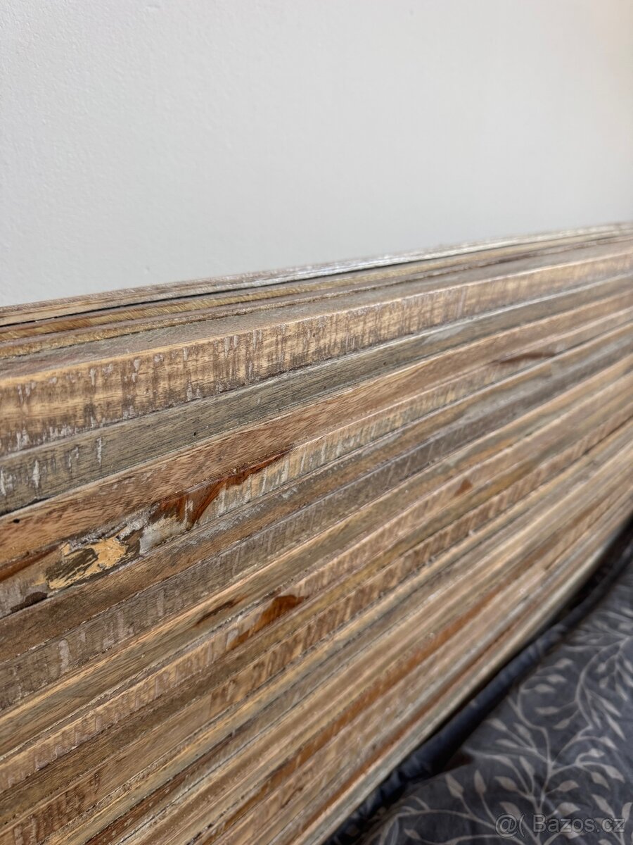 Luxusní rustikální dřevěná postel - 4