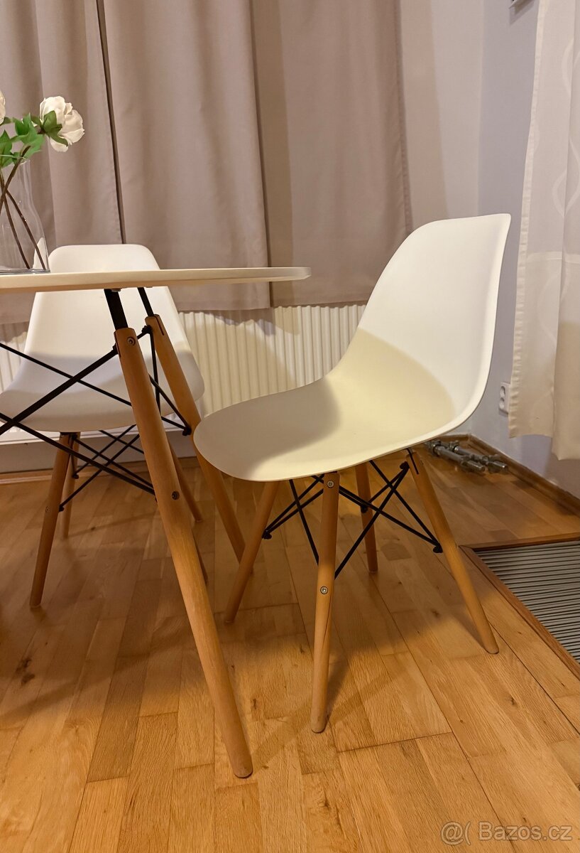 bílý jídelní stůl + 3 židle – velmi dobrý stav - 4