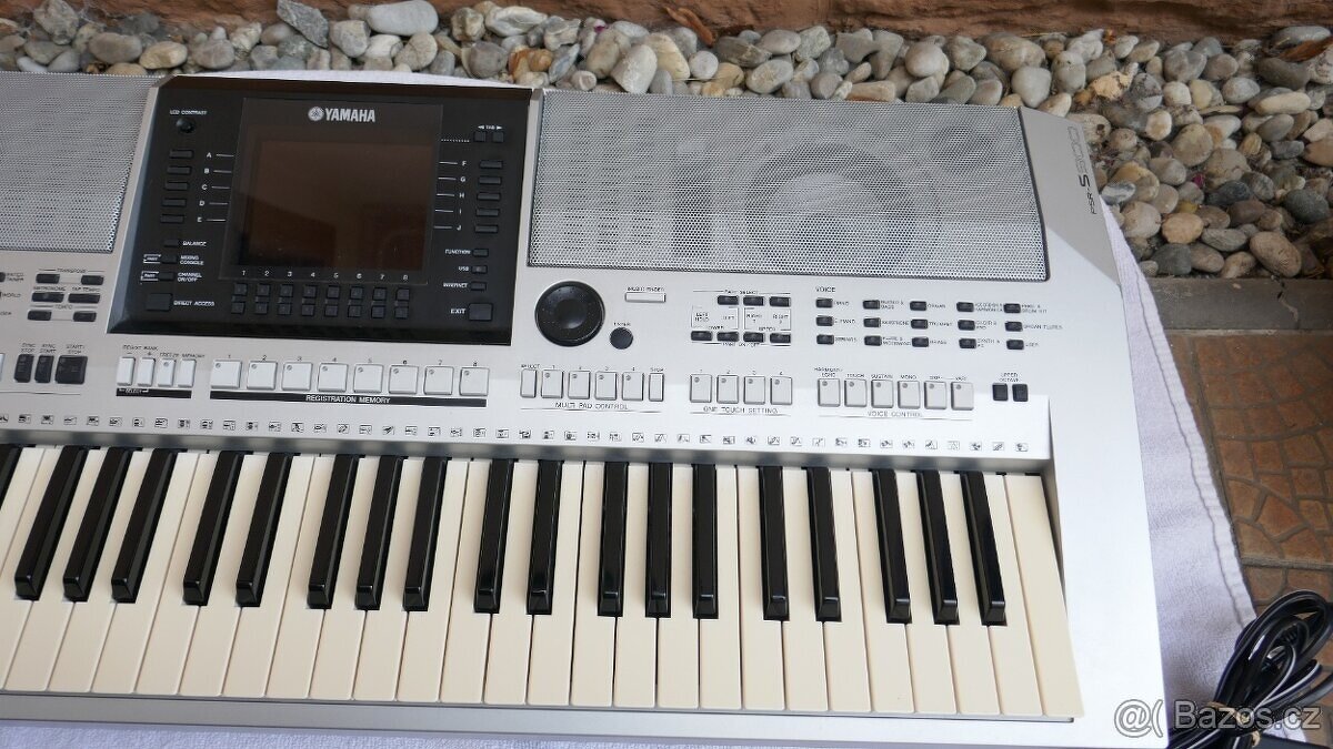 Profesionální keyboardy Yamaha PSR S900 - 4