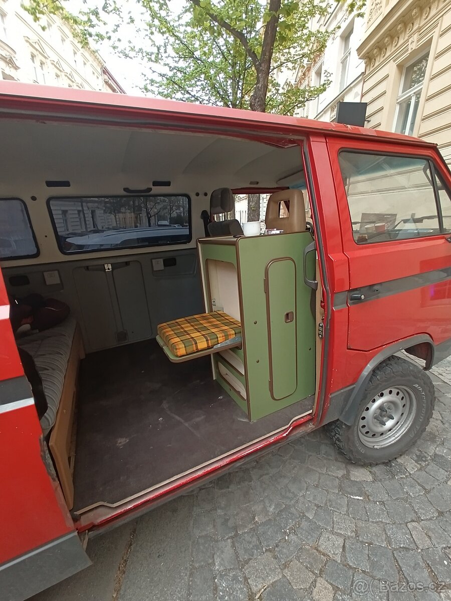 Skříňka originál do vozu VW T3 - 4