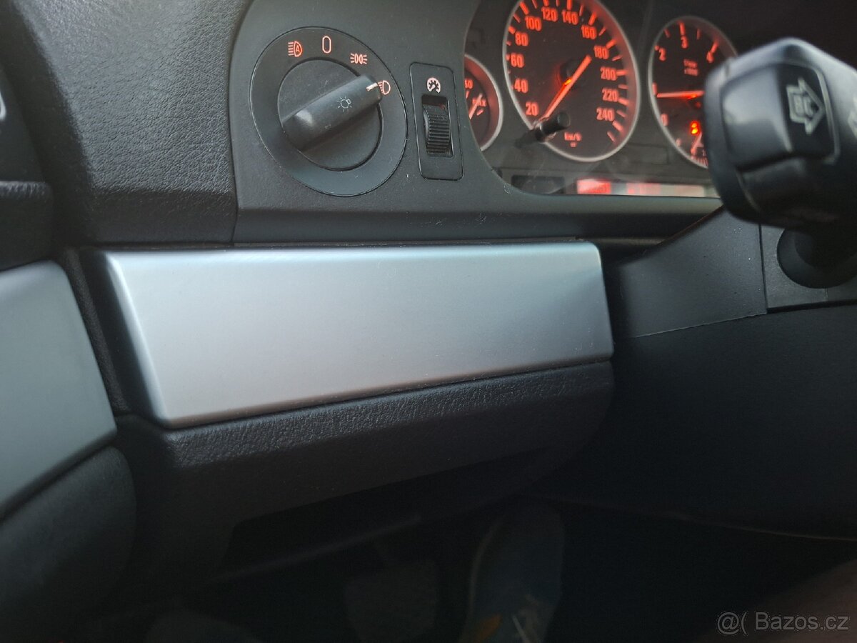 Stříbrný dekor interiéru BMW E39 - 4