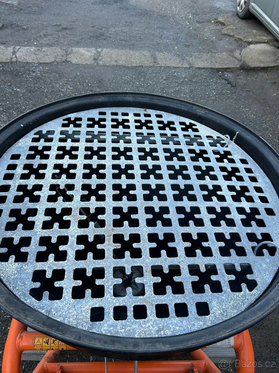 rozmetač soli a hnojiva - 4