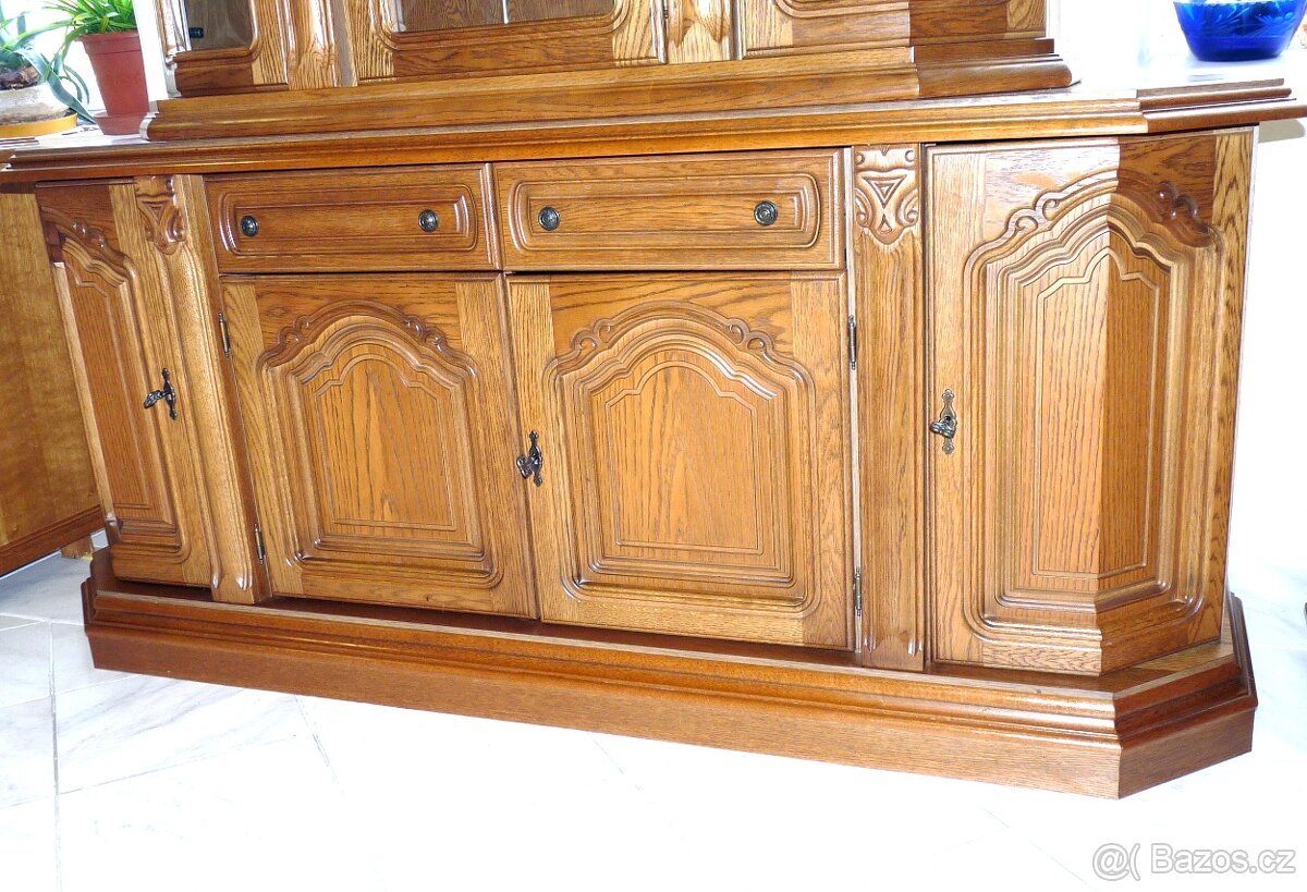 pětidveřová komoda v rustikálním stylu - 4