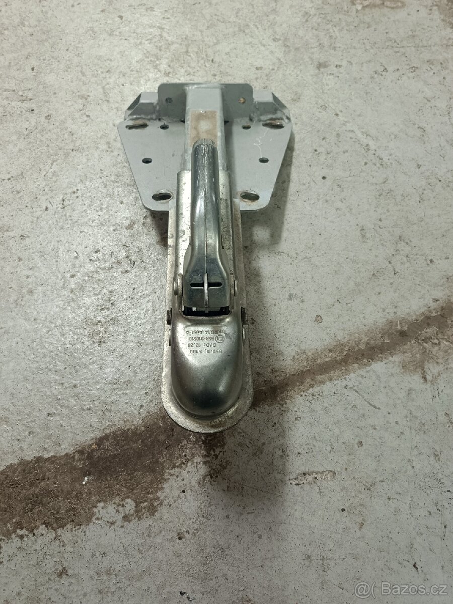 Tažný kloub na přívěsný vozík tlama čuba žehlička koule ISO - 4