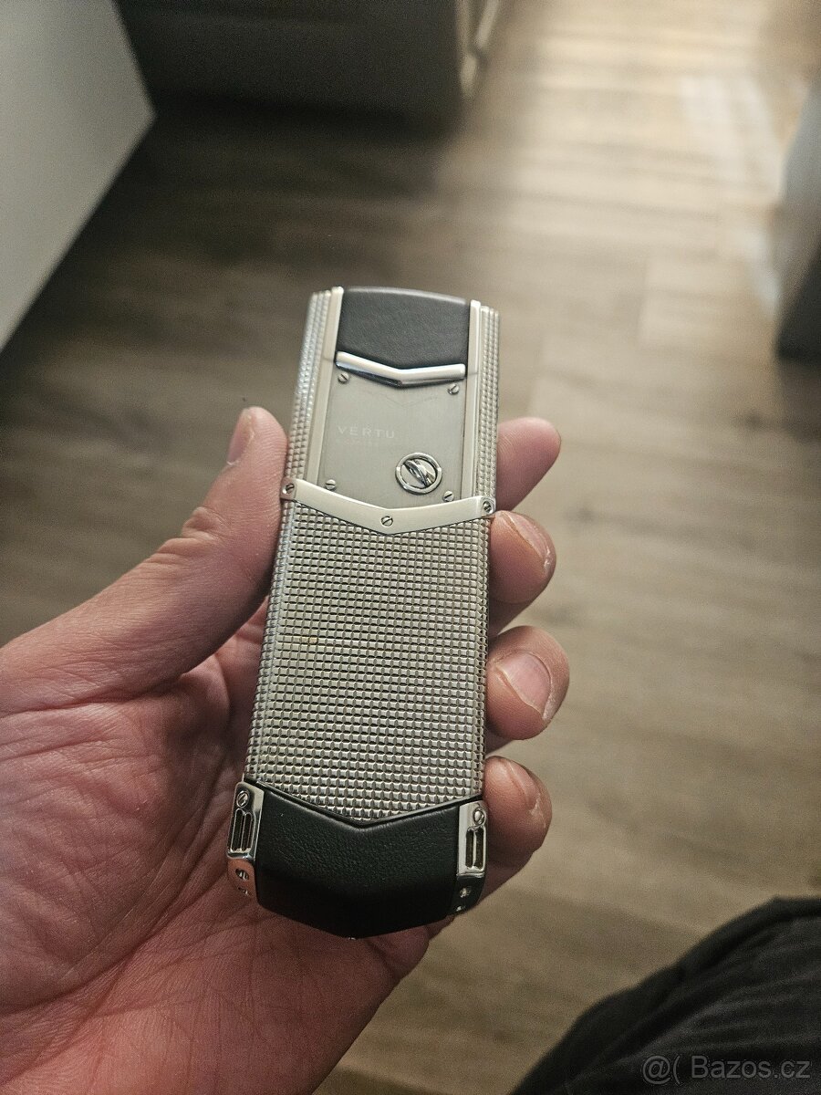 Vertu - 4