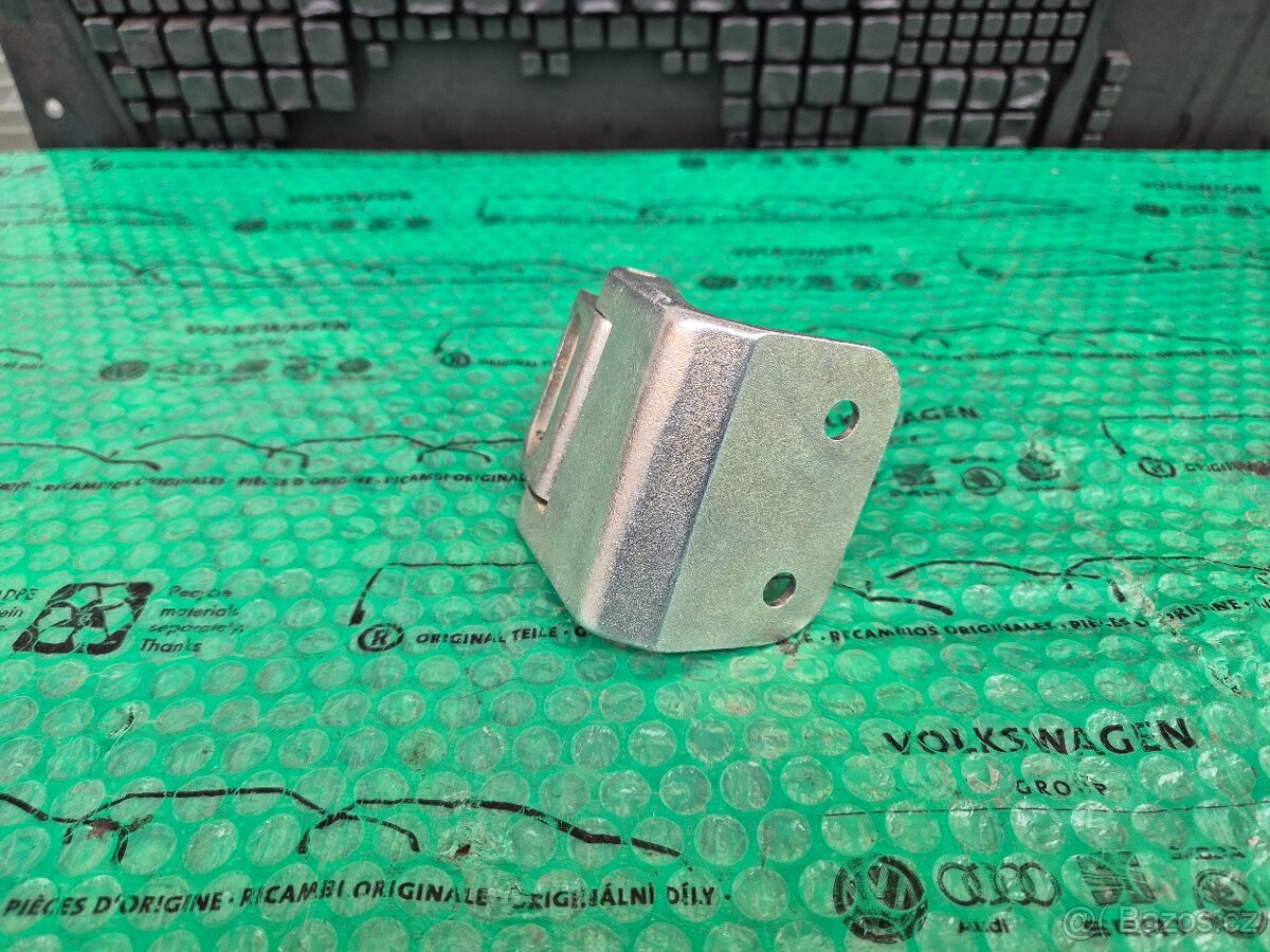 VW Transporter T4 závěs (pant) 701827154A - 4