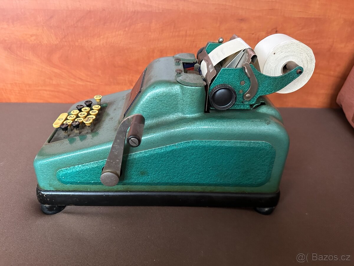 Mechanická sčítačka Underwood - 4
