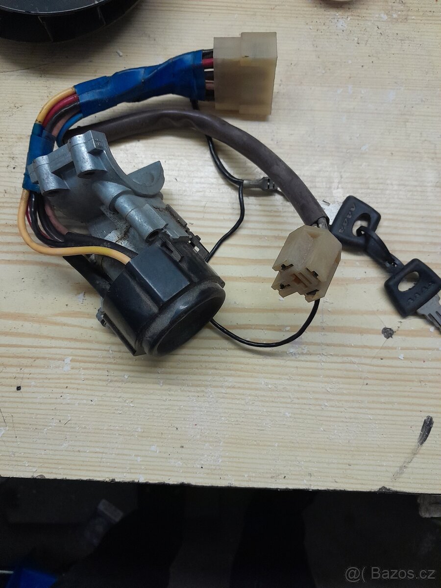 Spínací skříňka lada s klíčky - 4