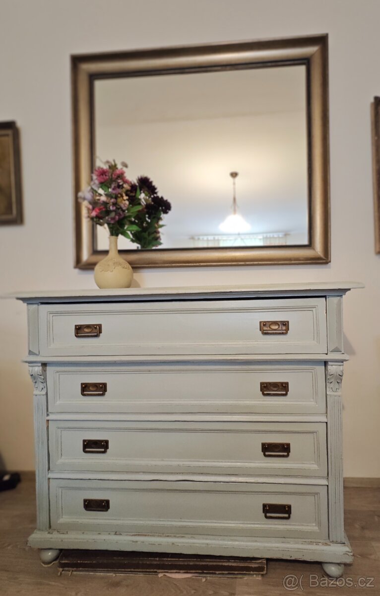 Starožitná dřevěná komoda - 4