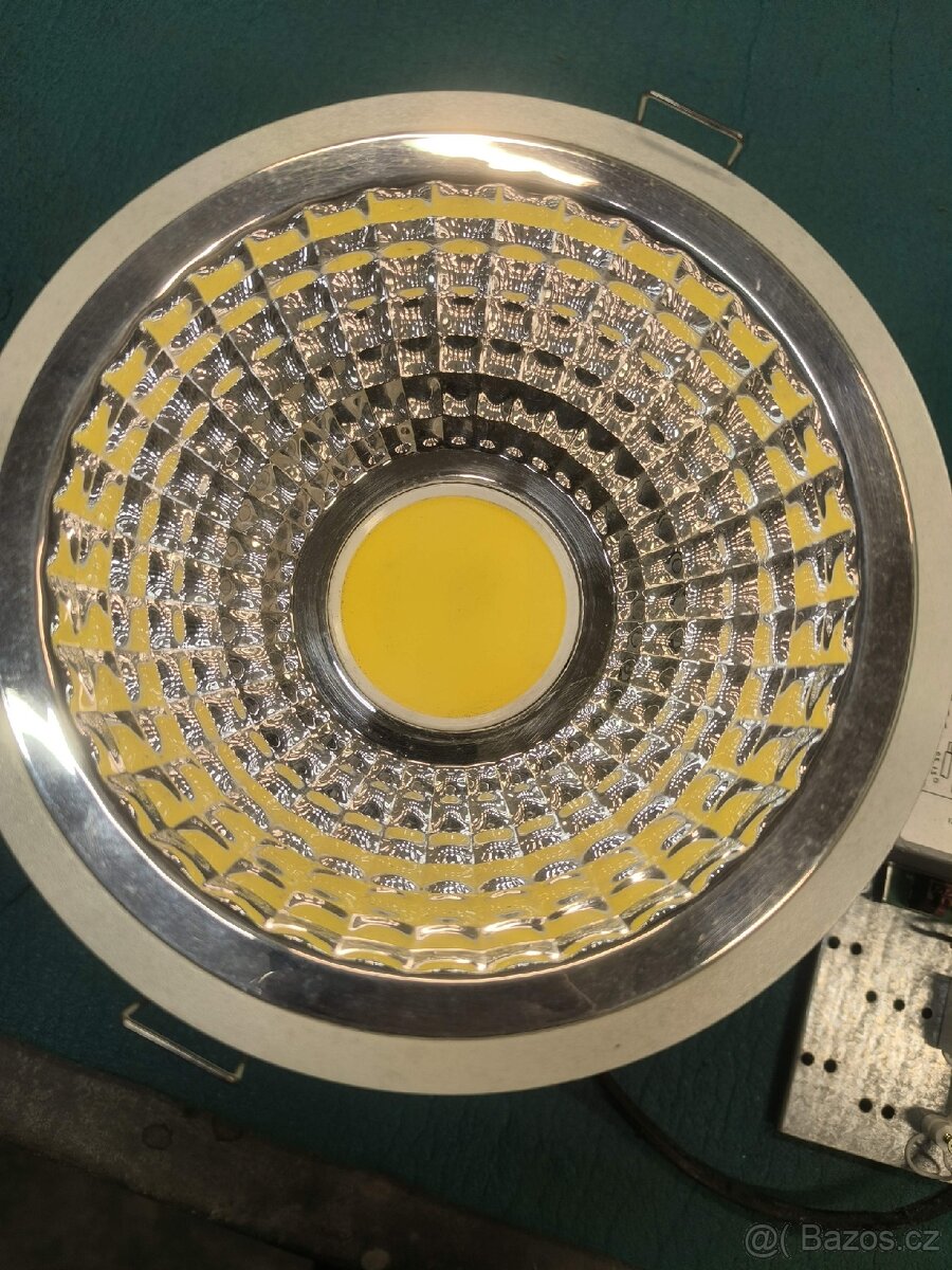 ZAPUŠTĚNÉ PODHLEDOVÉ SVÍTIDLO PHILIPS - 4