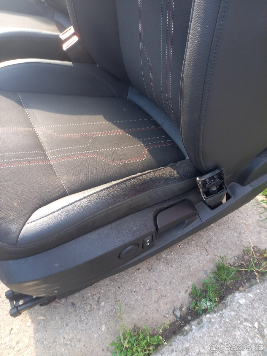 Opel insignia A sedačky. - 4