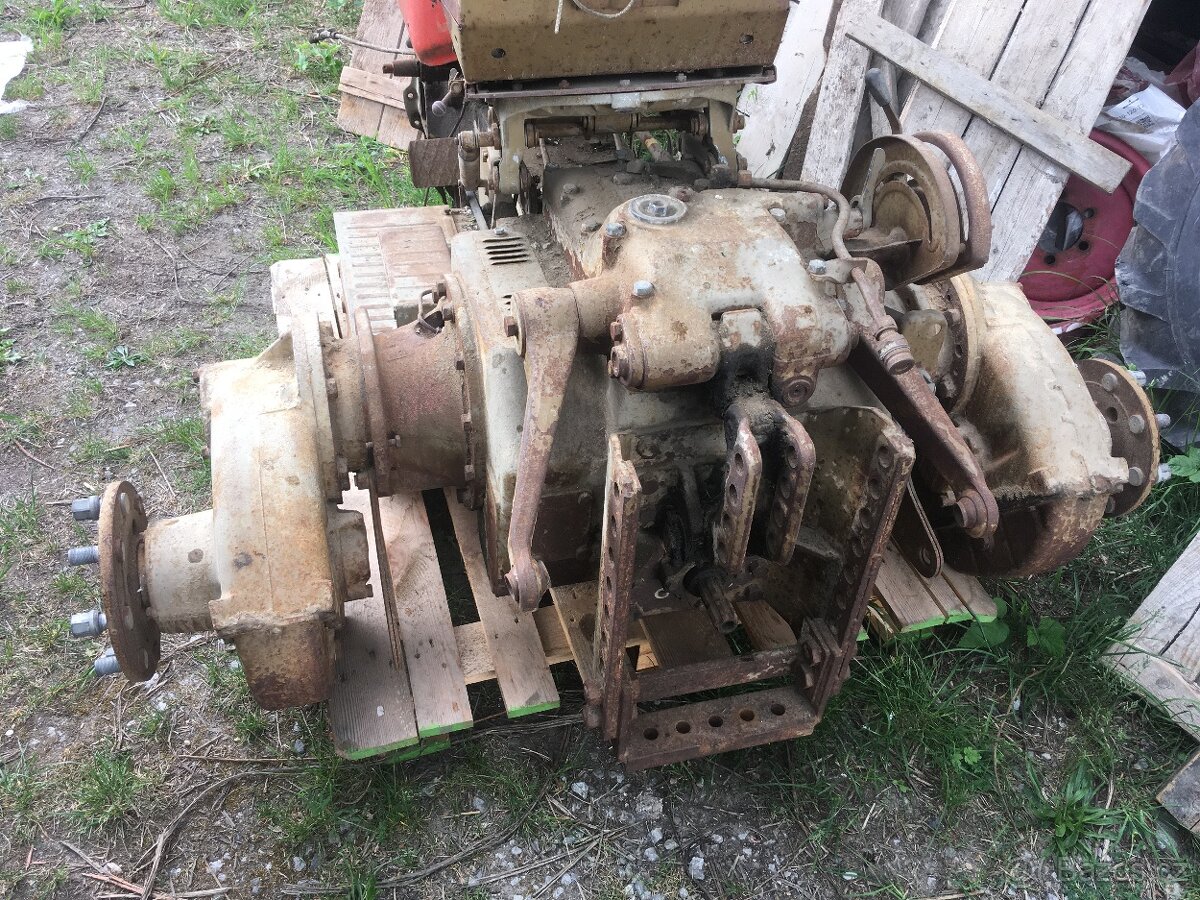 Zetor 5711/5718 část traktoru zánovní stav nebo díly - 4