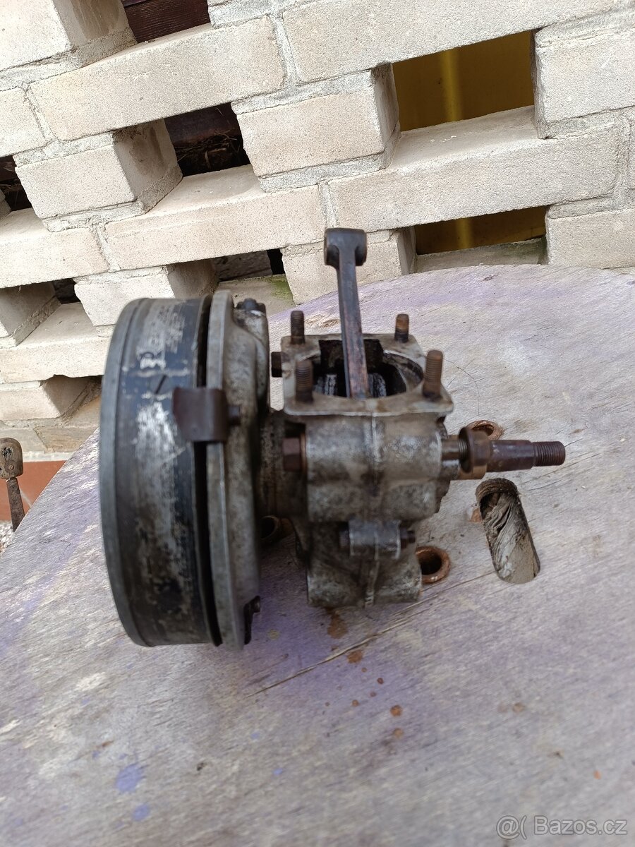 Jawa speciál - polomotor - 4