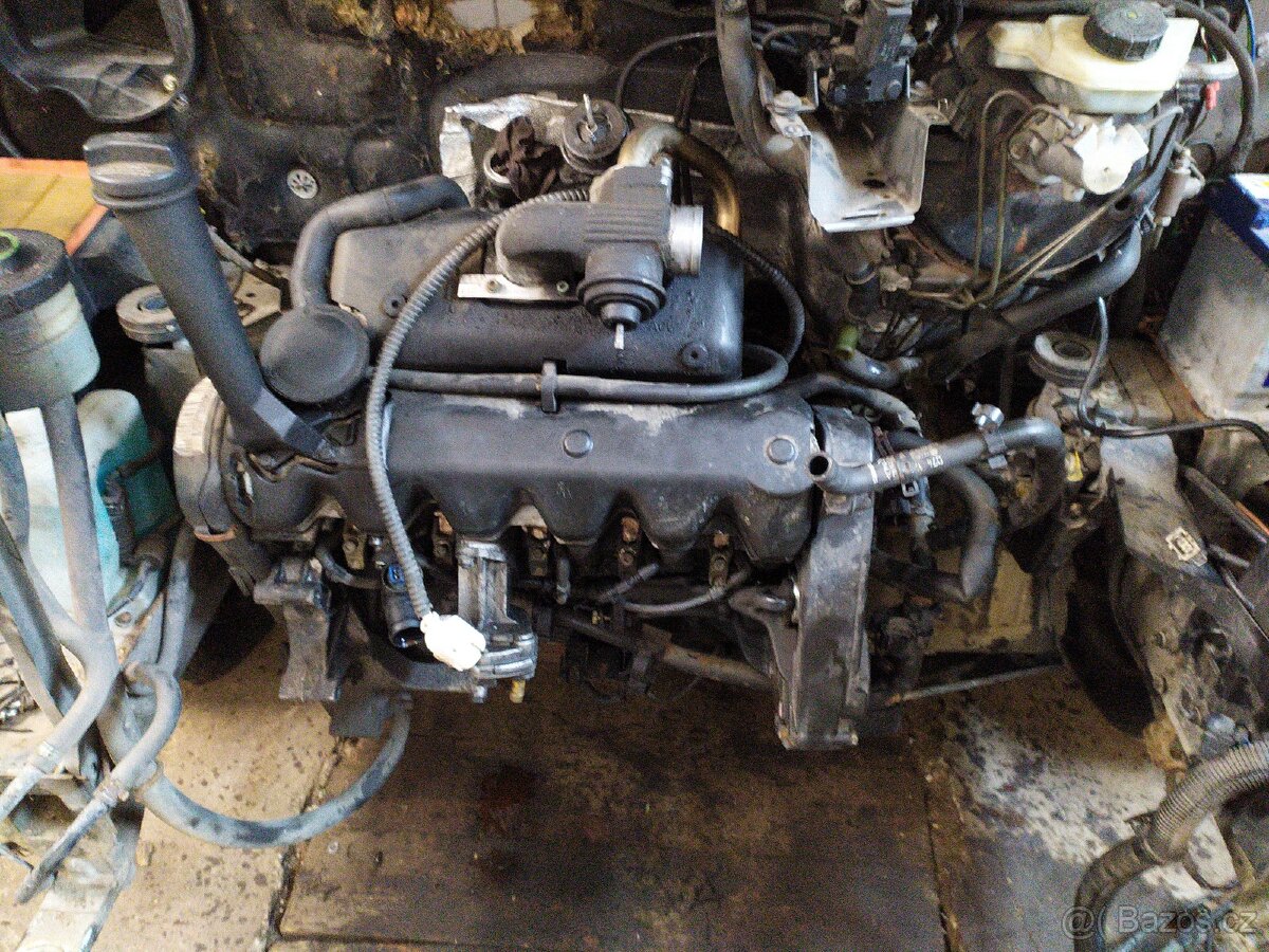 Prodám naftové čerpadlo na VW T4 2,5tdi - 4