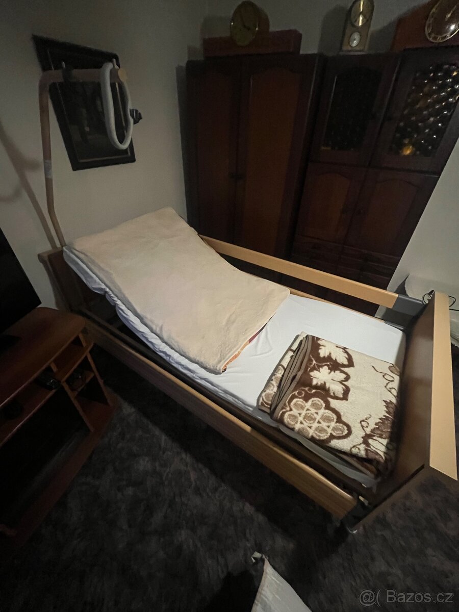 Zdravotnická postel - 4