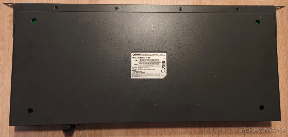 Administrovatelný, gigabitový 24 portový switch PLANET - 4