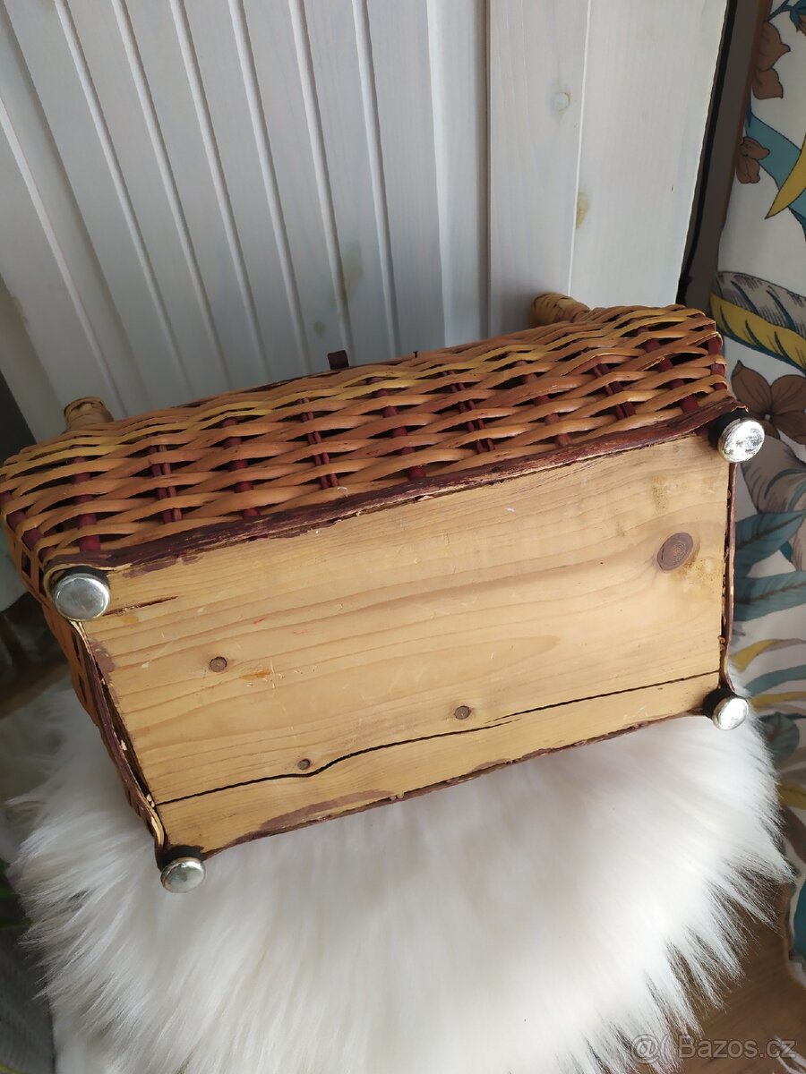 Proutěný košík na šití - 4