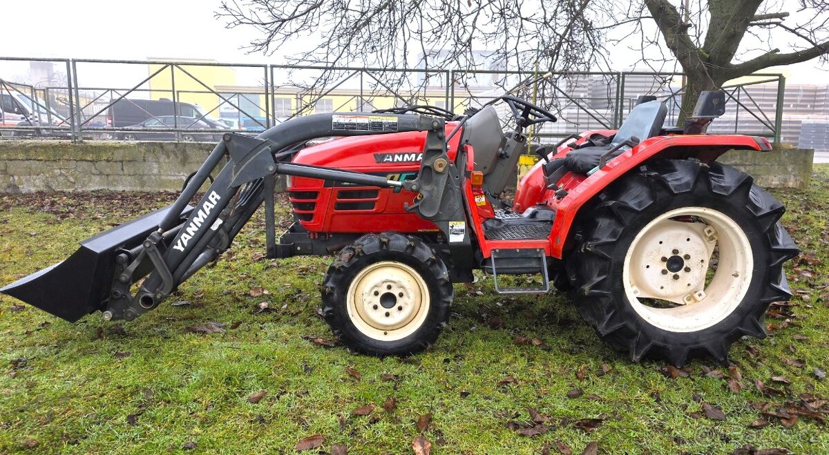 YANMAR AF250D s čelním nakladačem - 4
