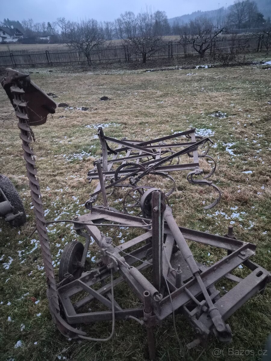 Prodám staré zemědělské stroje - 4
